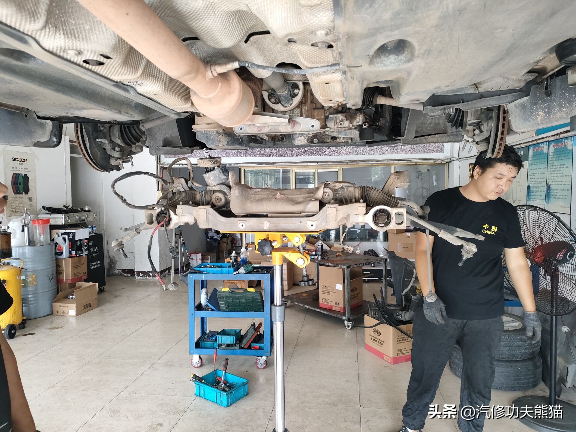 老途观发动机漏油维修,老途观涡轮增压器漏油维修多钱