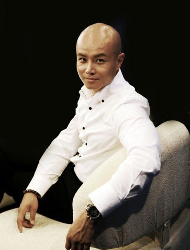 46岁的乐嘉，混成这样该怪谁呢？成于富豪妻子败于自己