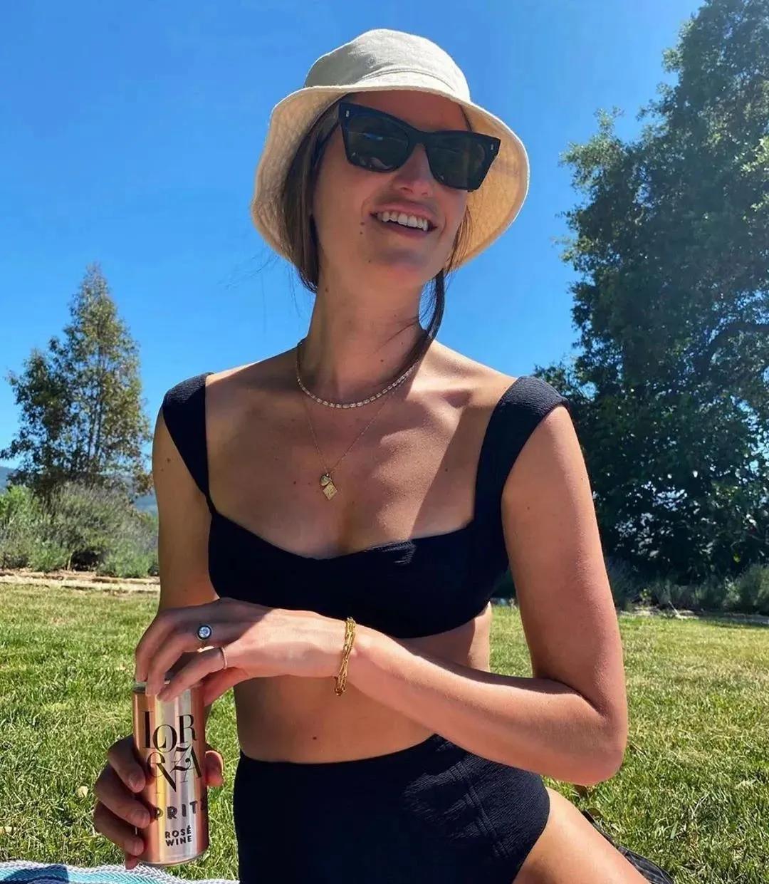 高考完第一天穿什么衣服,高考完第一件事健身