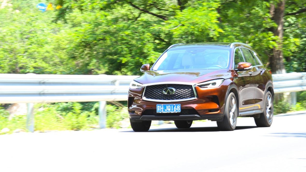 细节全面解析汽车,英菲尼迪qx50悦享版自驾