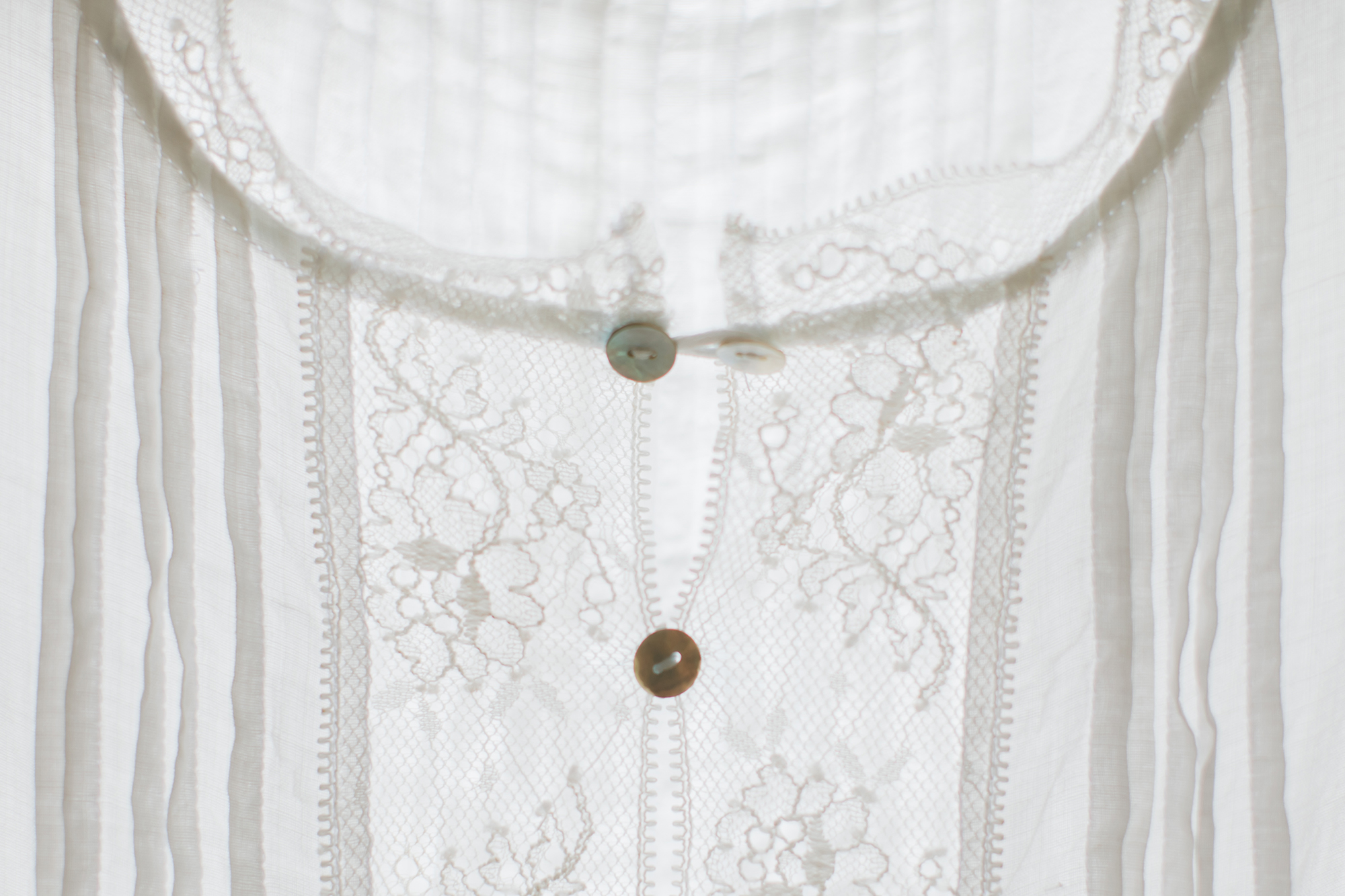 从翻译成名到赴纽约学服装设计53岁的她开淘宝店卖内衣