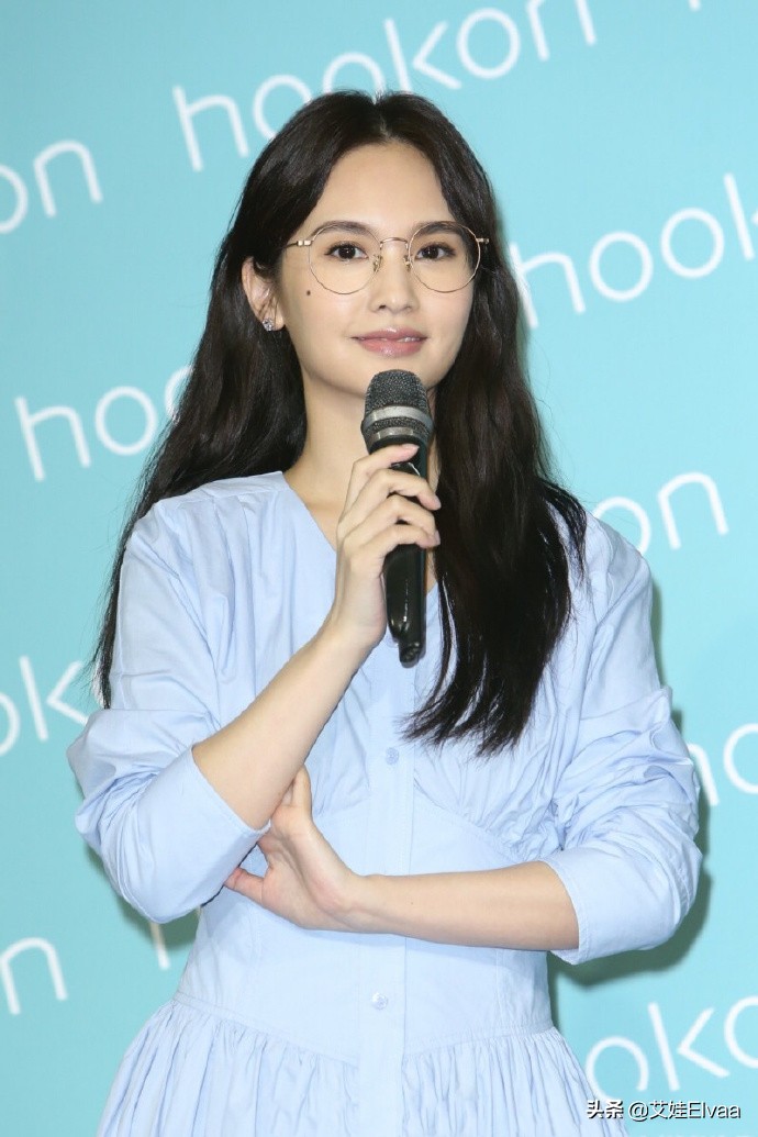 杨丞琳参加活动,杨丞琳穿绿裙子