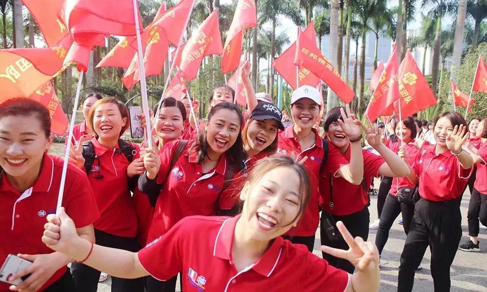 巨邦清明献花丨人间四月无心芳菲，上山看总设计师改革大步豪迈