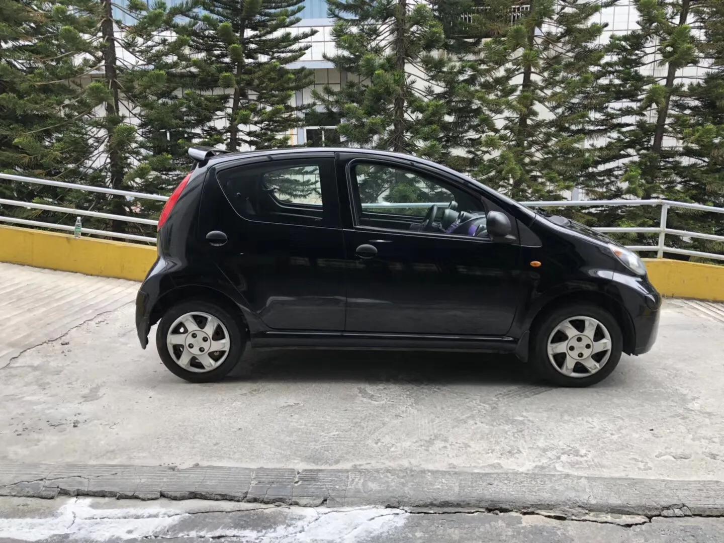 15年比亚迪f01.0自动是什么变速箱,13款比亚迪f0低配带无钥匙进入吗