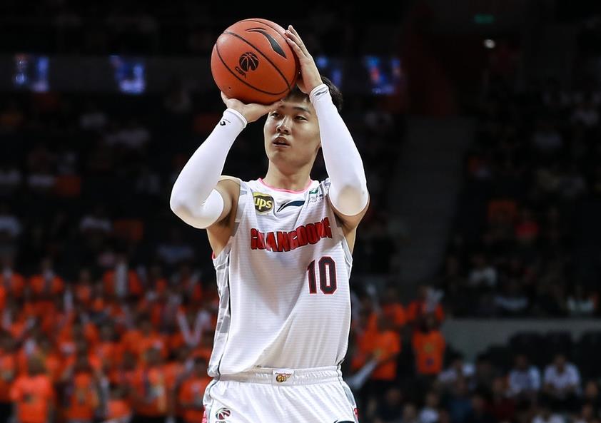 次战2分6犯离场，3次三分线外鲁莽犯规，送对方3+1杀死比赛