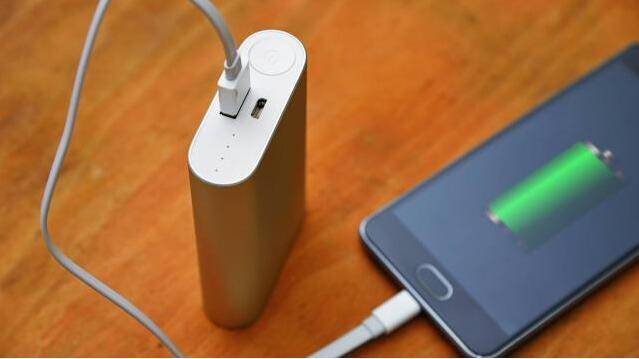 充电一整晚会损耗电池吗,手机怎么样充电对电池伤害比较小