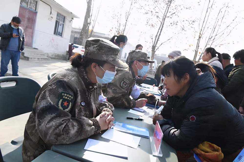 军医缅怀白求恩用心用情给老区送健康
