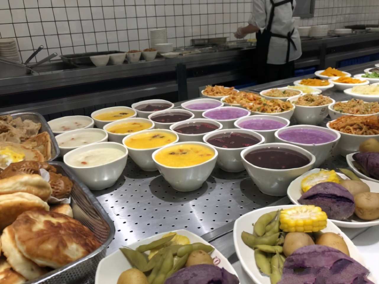 华为员工食堂都吃什么,华为公司食堂工作餐