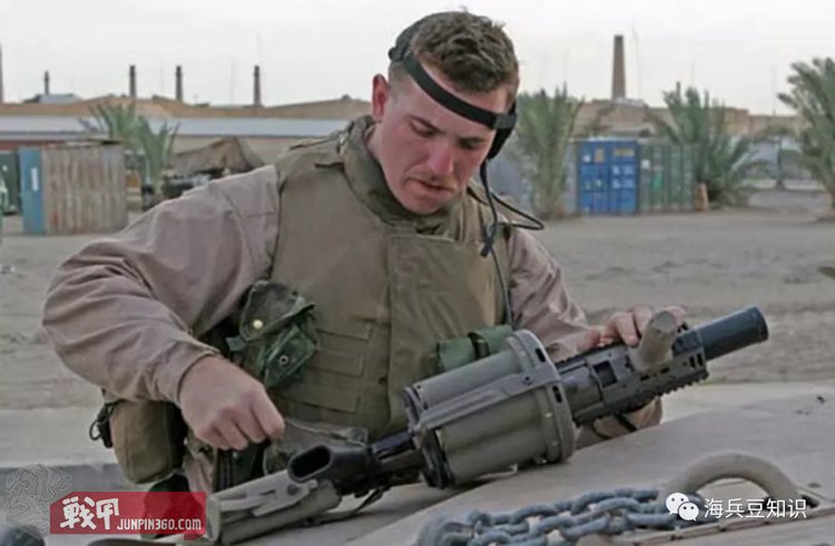 美军m32转轮式榴弹发射,m32榴弹发射器美国