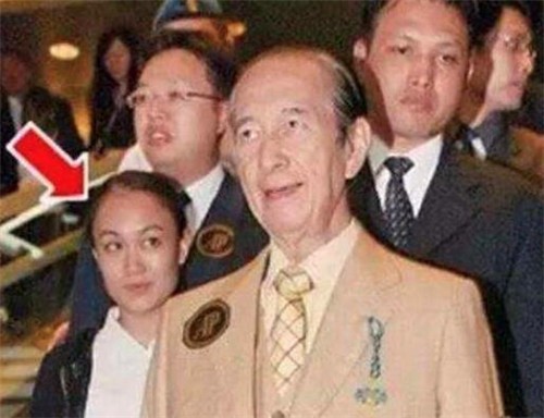 澳门赌王女护工,赌王给护工多少亿分手费