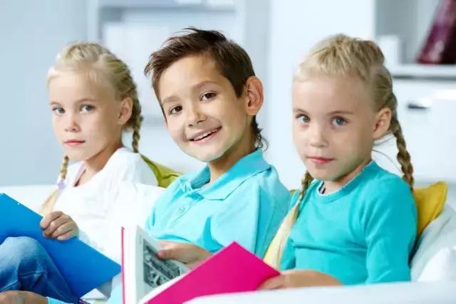 教孩子背书老是背不出来怎么办,小孩背书怎么都背不出来怎么办