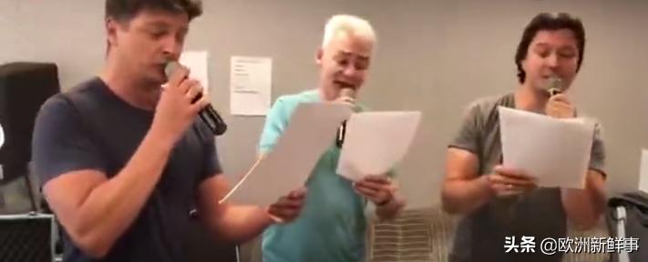 老外听我和我的祖国反应视频,老外音乐会全场齐唱我和我的祖国