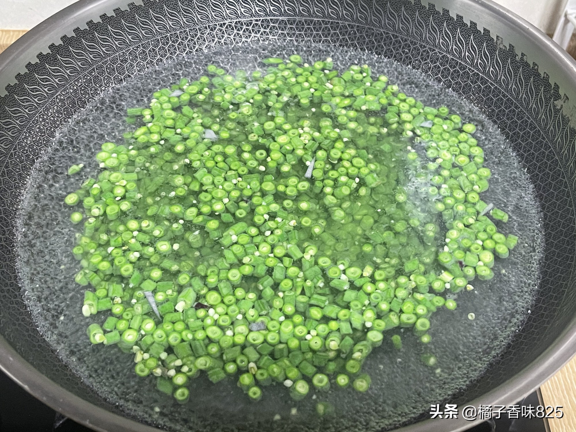长豇豆怎么做成面食吃,豇豆和什么菜配做出来好吃