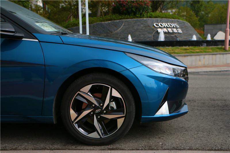 2020现代第七代伊兰特白色,小米社区新品季