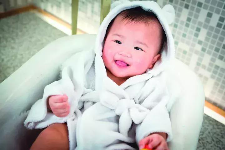 宝宝肌肤的保养知识,宝宝皮肤保养小技巧