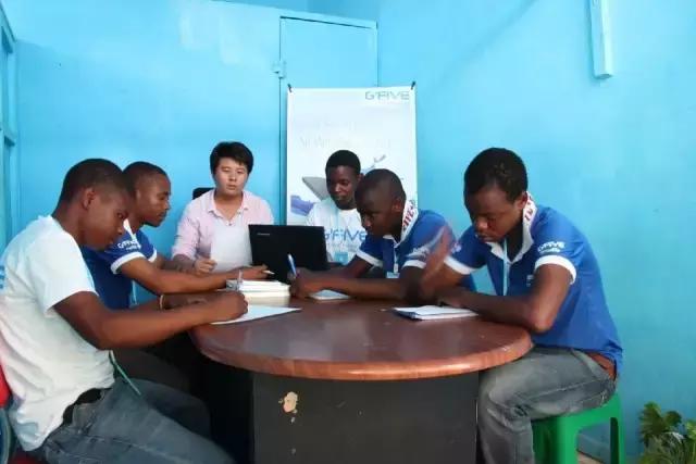 我在非洲的美国兄弟安竹|三明治