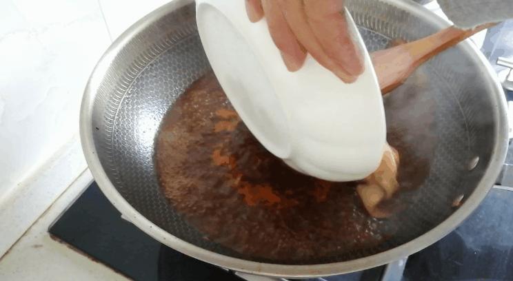 水煮椒麻鸡最正宗的做法,水煮椒怎么炒才好吃