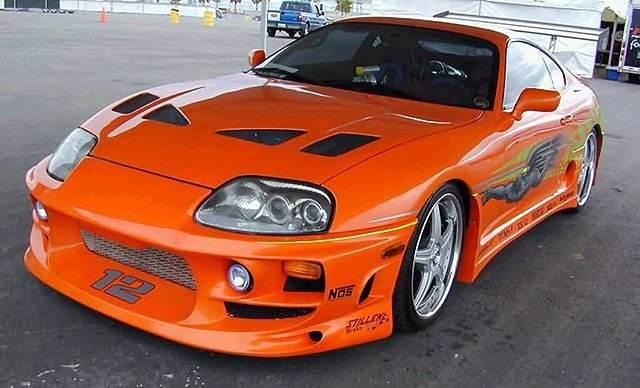 丰田牛魔王supra3.0t与z4旅行版,丰田supra和z4哪个值得买