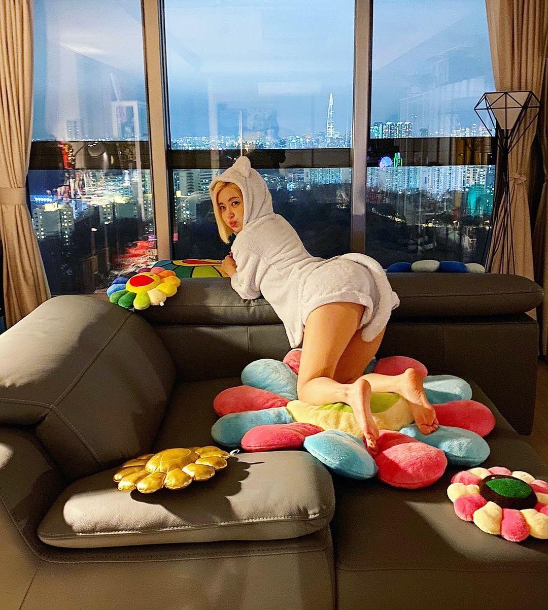 女dj笑容超甜,世界有名女dj现场