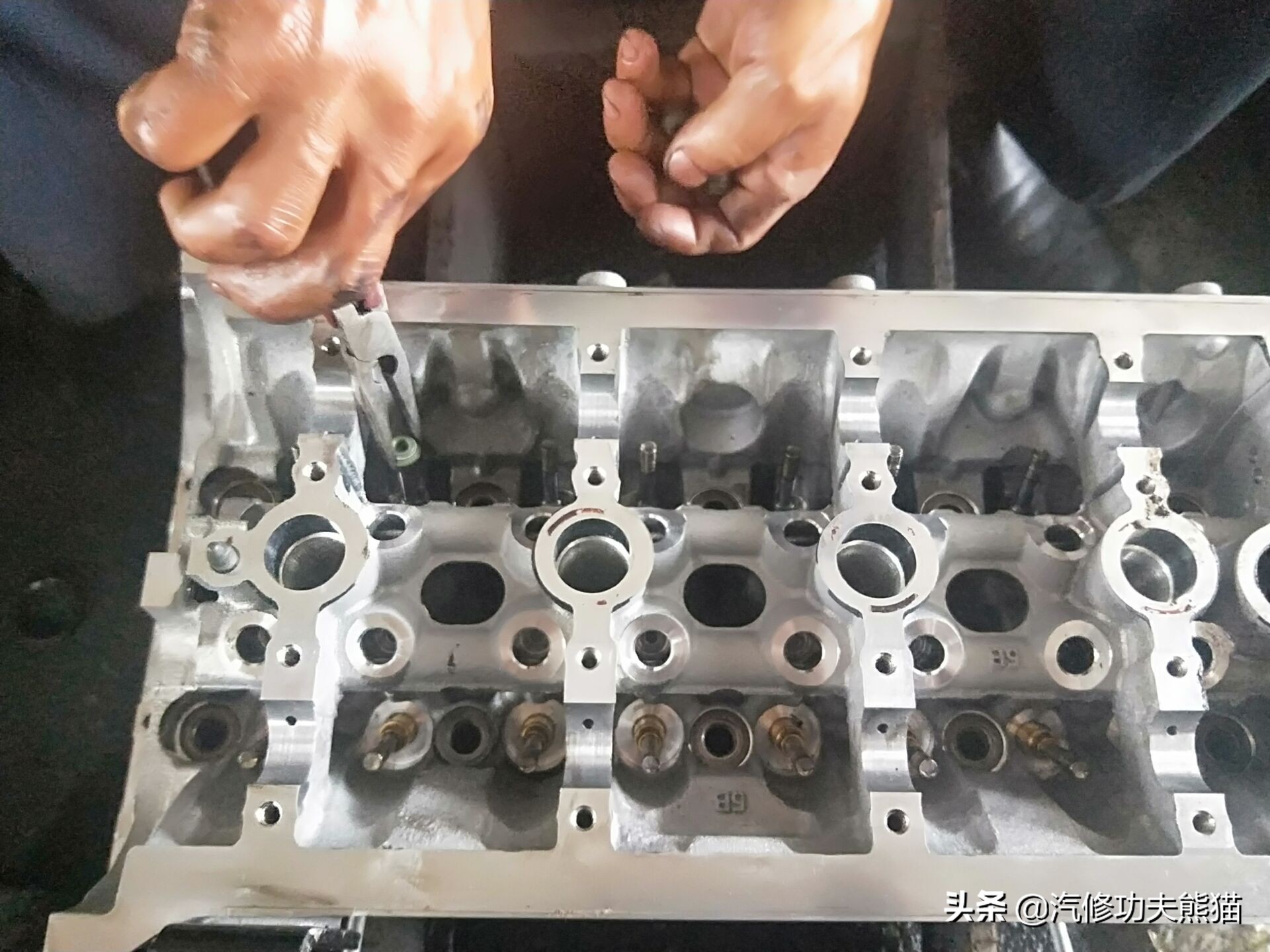 07年奥迪a6轻微烧机油怎么解决,奥迪2007款a6烧机油的原因