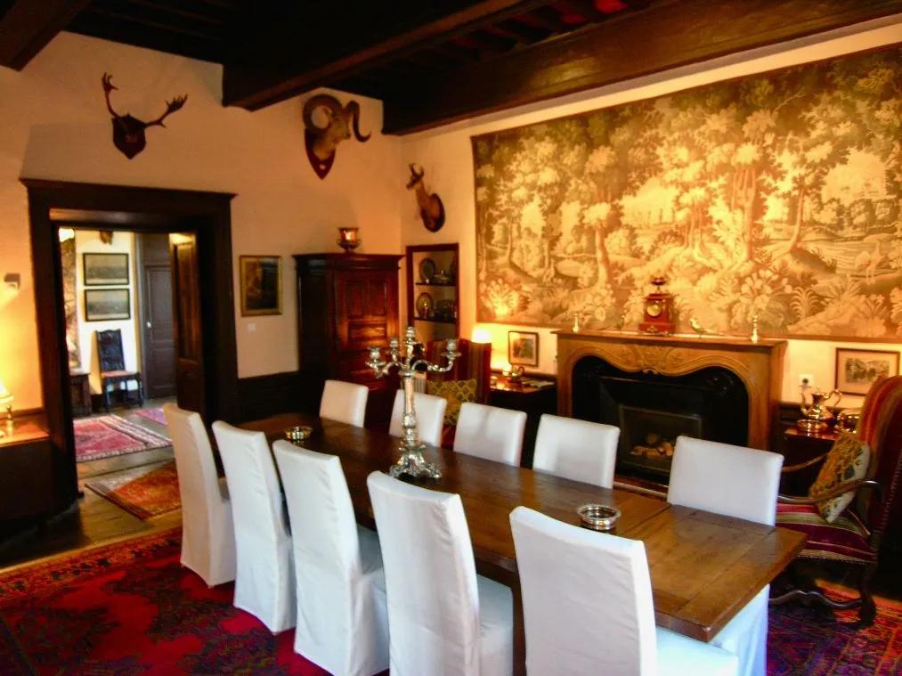 法国酒庄葡萄酒价格暴跌,法国古堡庄园甩卖房子