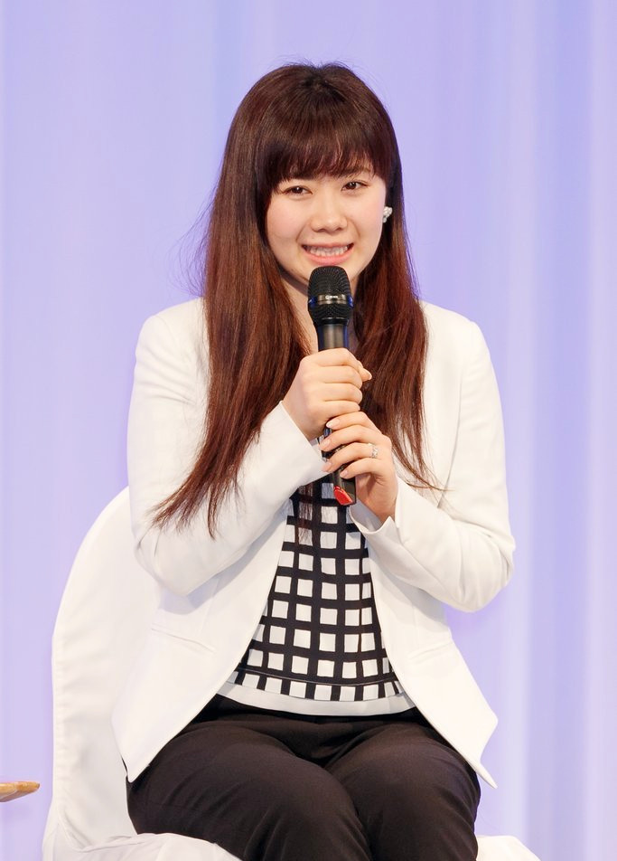 福原爱接受聘书,福原爱找到新工作