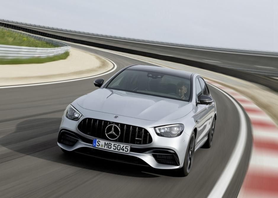 奔驰amge63s钢炮10万,amge63s尾部