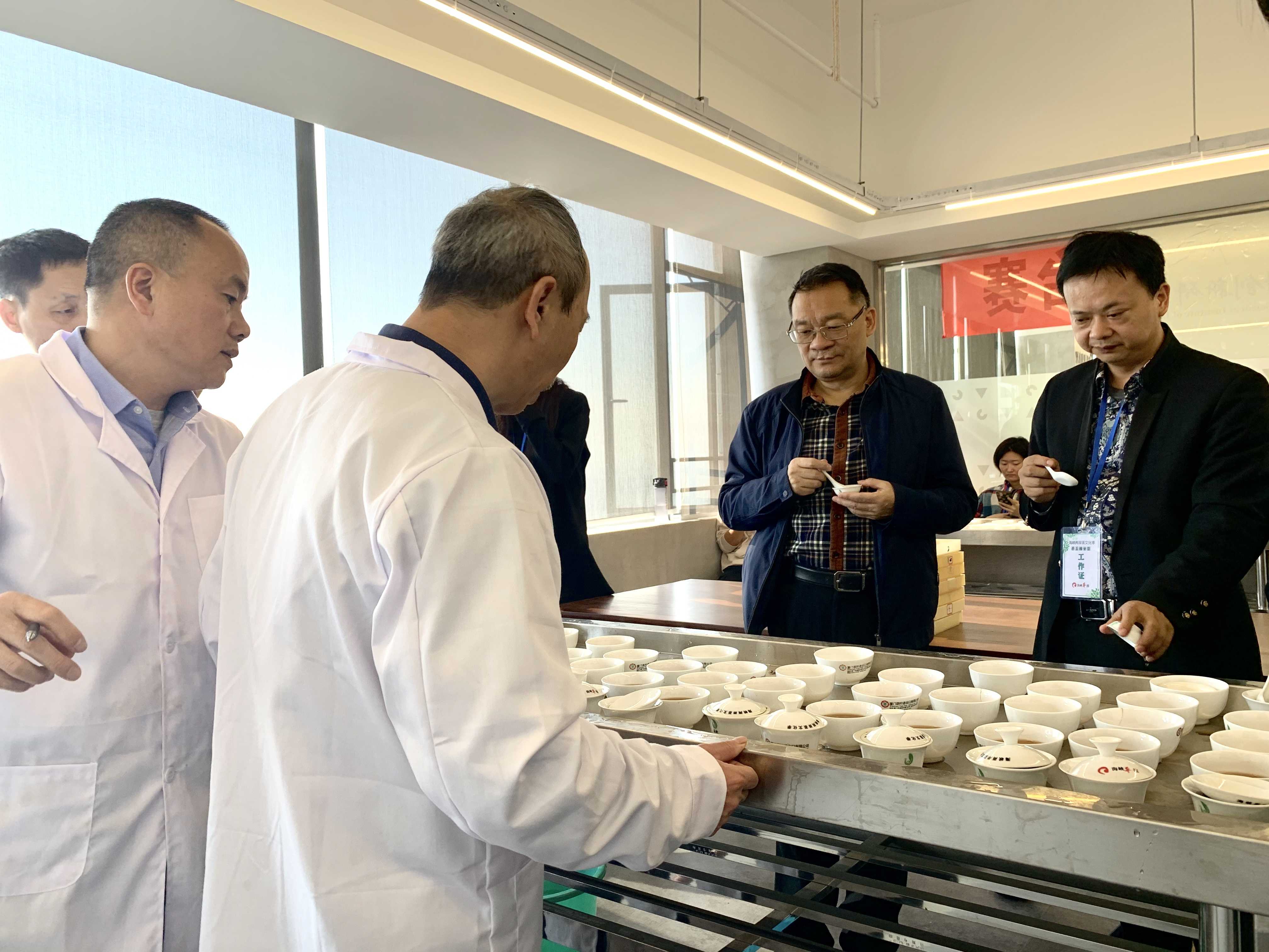 全国茶迷迎来利好消息！这里有顶级专家向您推荐高质量茶王……