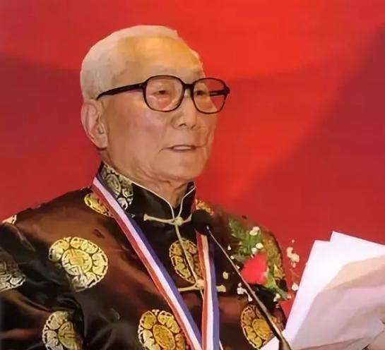 最神秘的两帮人拉高中国人均寿命，一人一句话就是十颗救命丸