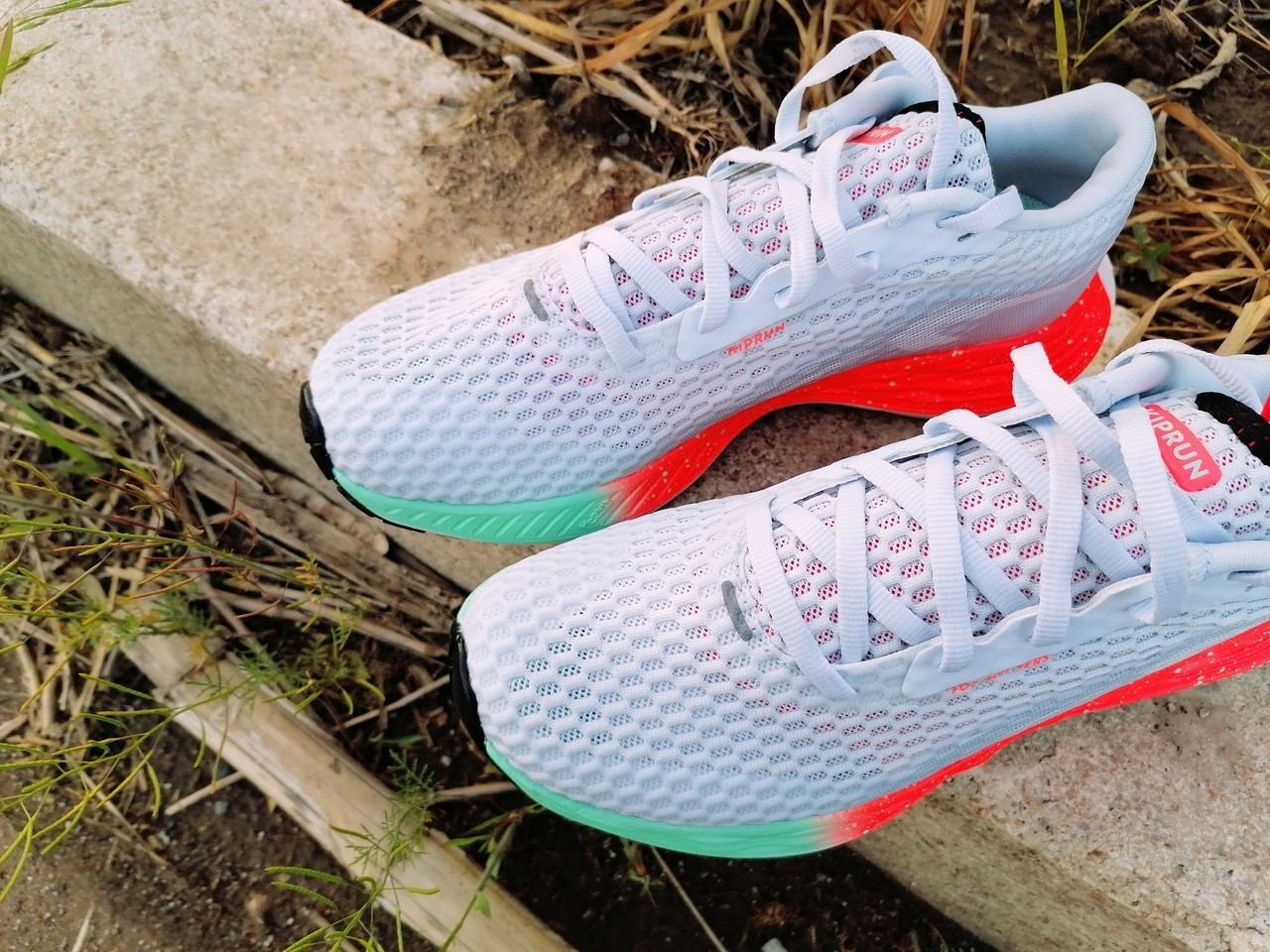 迪卡侬KDPLUS跑鞋:高颜值+高性价