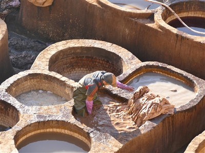 小乞丐因祸得福？从悲催童年到赤脚绅士的华丽蜕变……