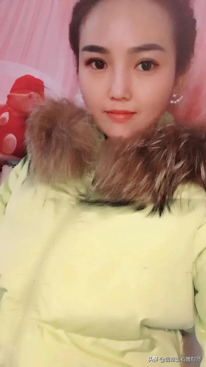 摆地摊卖翡翠手镯,地摊卖翡翠手镯