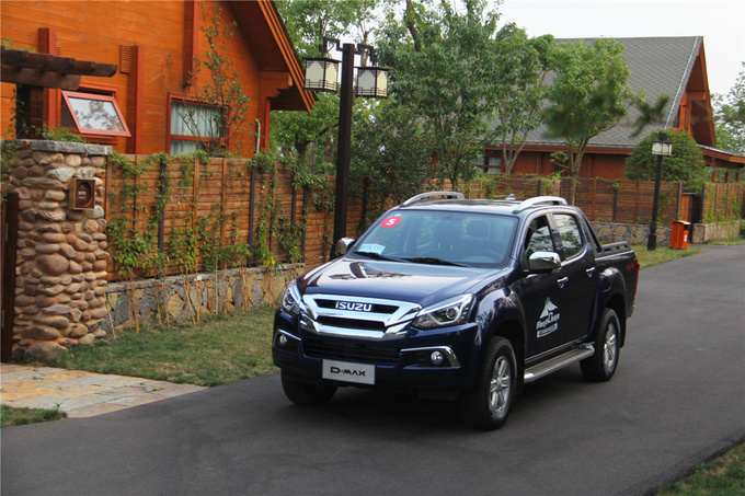 更年轻更舒适静态体验五十铃d-max,江西五十铃d-max哪款更值得买