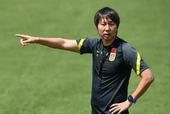 国足应向朝鲜男足学习朝鲜队在2010年世界杯只与巴西差一粒进球