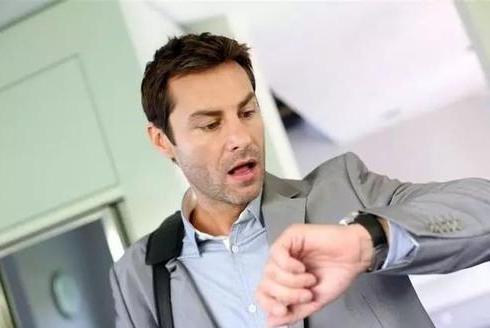 被放鸽子的人有什么心态,被人放鸽子了该对那人生气吗