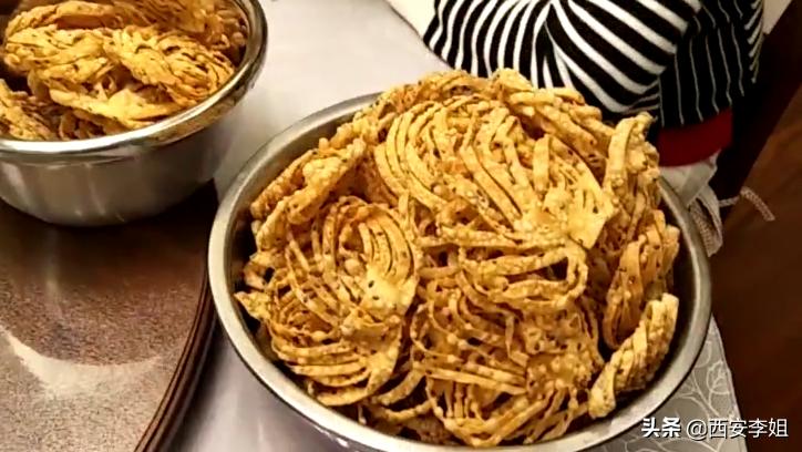 煎饼果子不要在外面买了，自己做真的很简单，既干净卫生味又好！