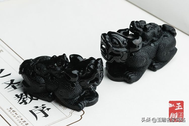 佩戴翡翠貔貅好还是和田玉貔貅好,貔貅比较大如何佩戴貔貅