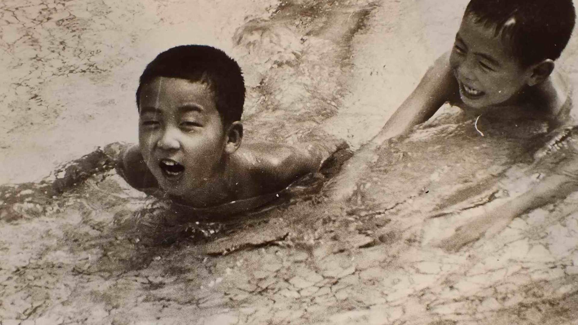 鲁迅和闰土晚年见面图片,鲁迅闰土的后代100年后再聚首