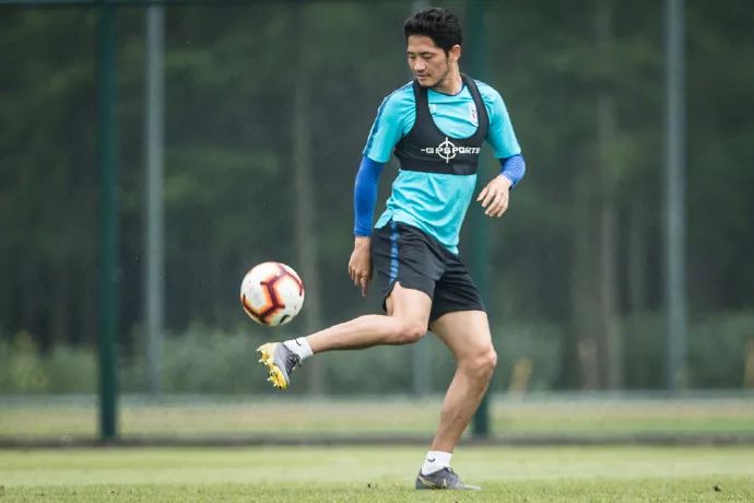 喂?有人做西班牙代购嘛?申花可能有这个需要......