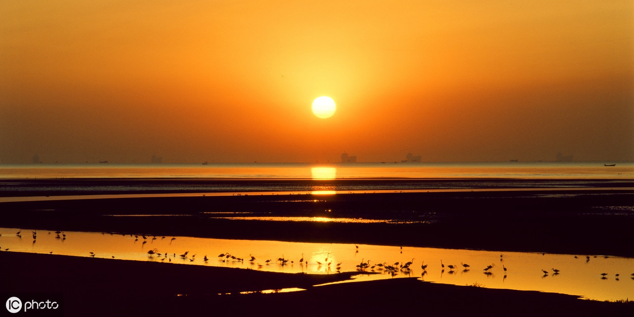 秦皇岛是哪年从唐山分出去的,秦皇岛到哪个城市最近