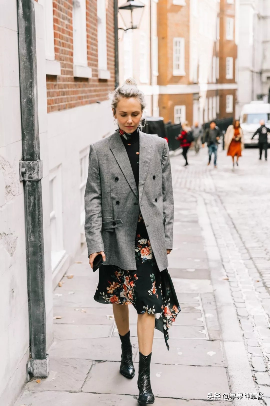 纵有风情万种的歌曲,纵有千种风情万种