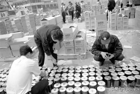 香港回归以后黑帮都销声匿迹了？转行干这了，利润比*品毒**还高