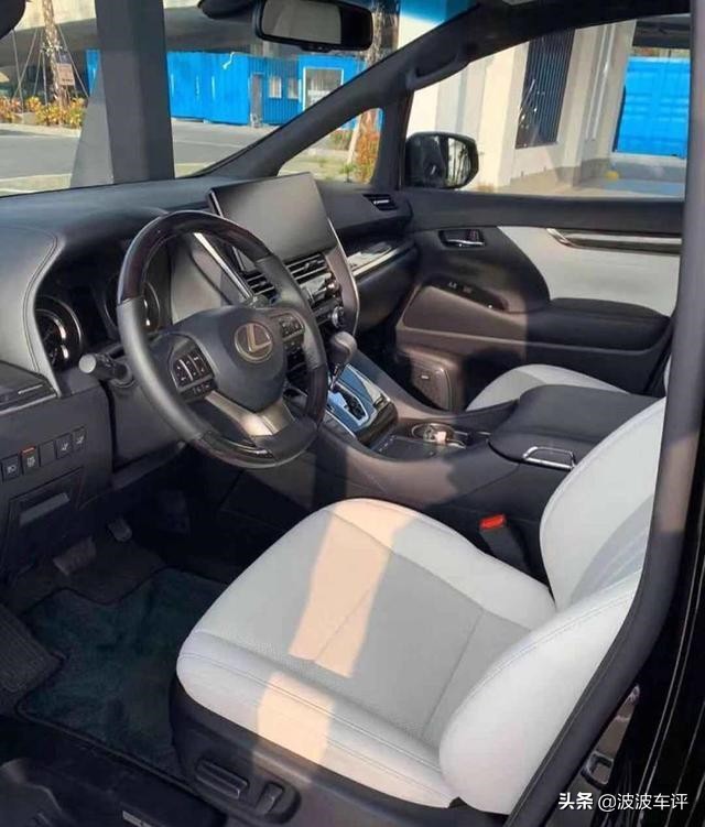 雷克萨斯LM售价公布，推出两款车型，价格分为116.6万和146.6万