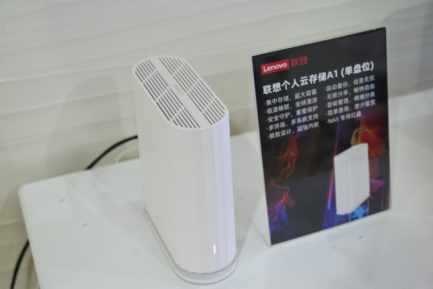 照片视频太多,微信占空间大,手机存储空间不够?简单教你一招