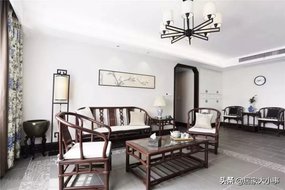 小户型实木沙发装修图,小户型沙发高端大气上档次