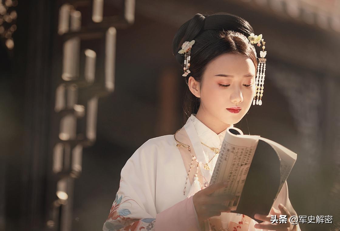 美文：剪一季嫣然时光暖你，叠一展相思随你入心间