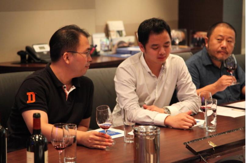 喝酒头晕不一定是酒精的“锅”,还有3点不能忽视,早了解早受益