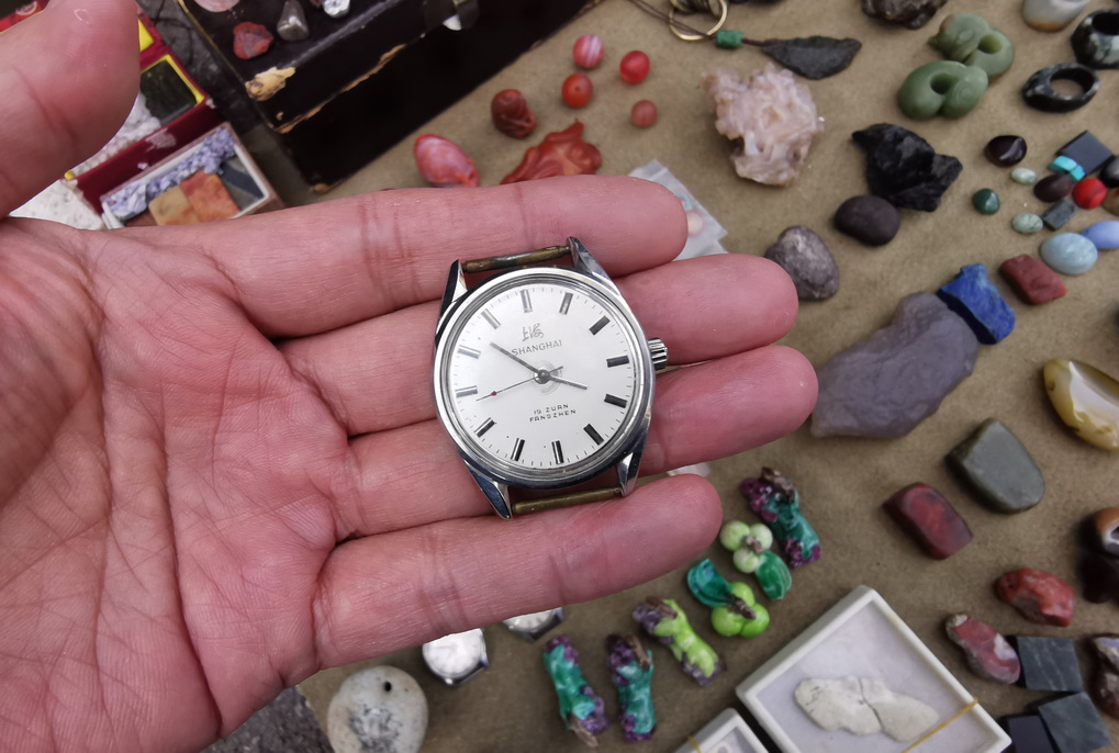 沈阳古玩市场都能买到啥,逛地摊古玩古董老物件