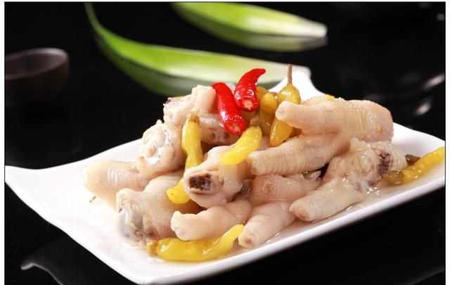 凤爪第一股，一年卖出一亿包，有友食品的大生意