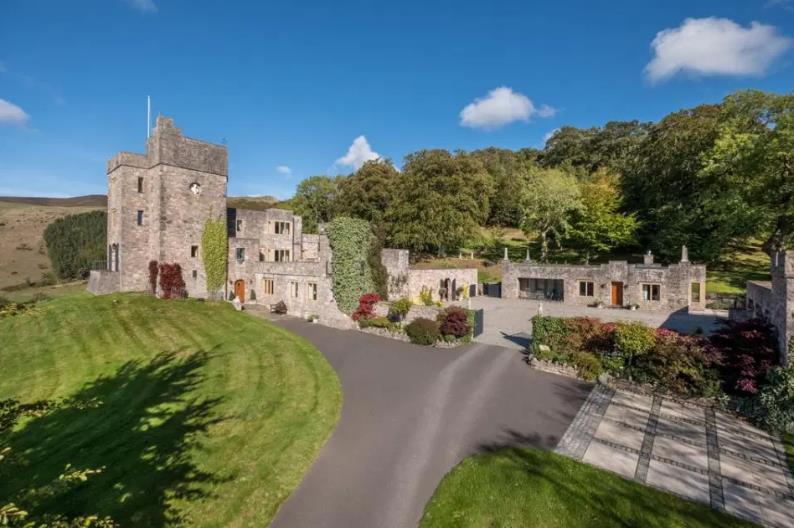 英国威尔士城堡,威尔士中世纪城堡出售